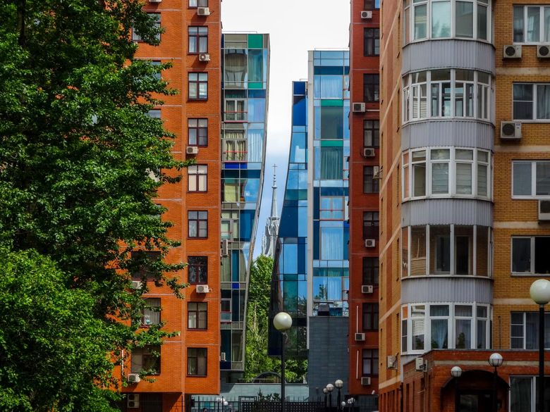 Какие нормы действуют для двухуровневых квартир в Москве в 2026 году?
